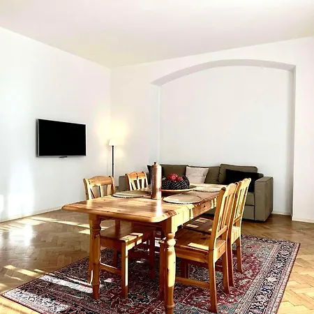 Awesome Charles Bridge Apartment Prague